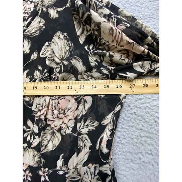 -Torrid Women’s Short Sleeve Floral Tunic Blouse Top Size 3X Plus - Picture 8 of 8